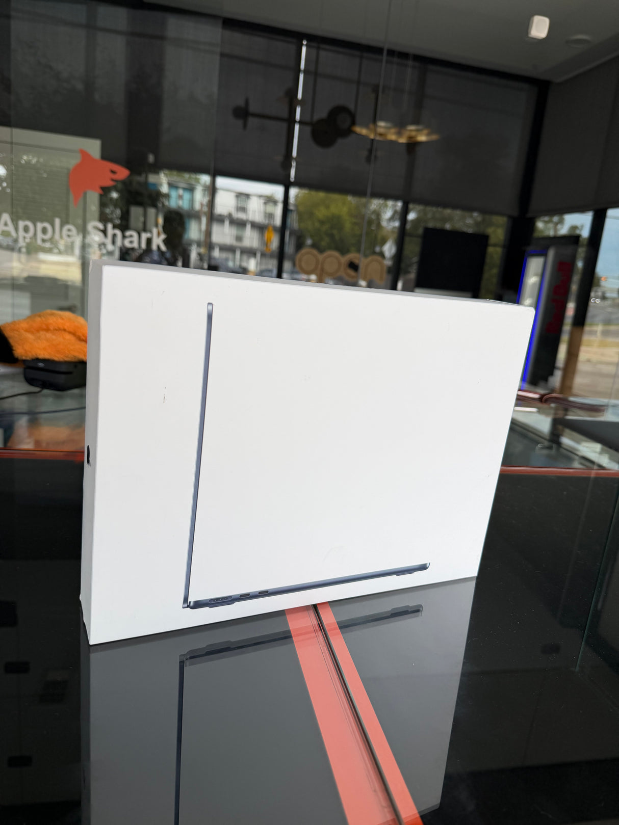 Apple 13” MacBook Air M3 Chip 16GB Ram 256SSD! New in box!