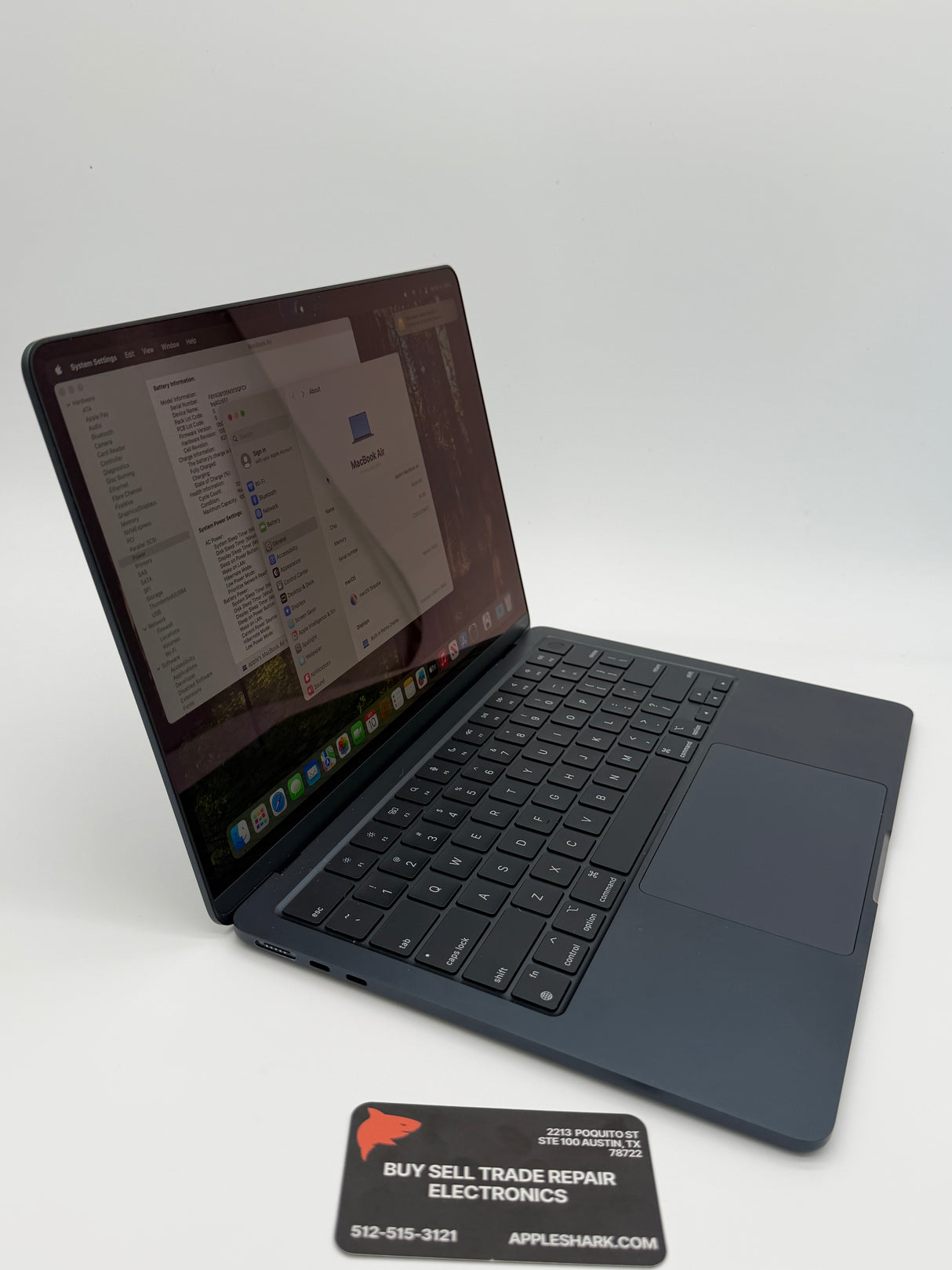 Apple 13” MacBook Air M3 Chip 16GB 256SSD